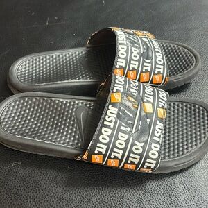 WOMENS NIKE SLIDES - just do it